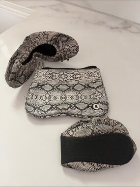 Never worn! Sidekicks foldable ballet flats in snakeskin- sz medium
